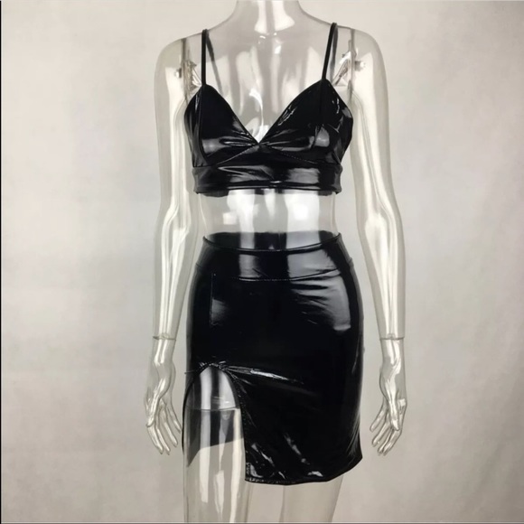 Black vinyl crop top skirt vegan patent leather shiny goth club outfit slit A2 - Picture 3 of 3